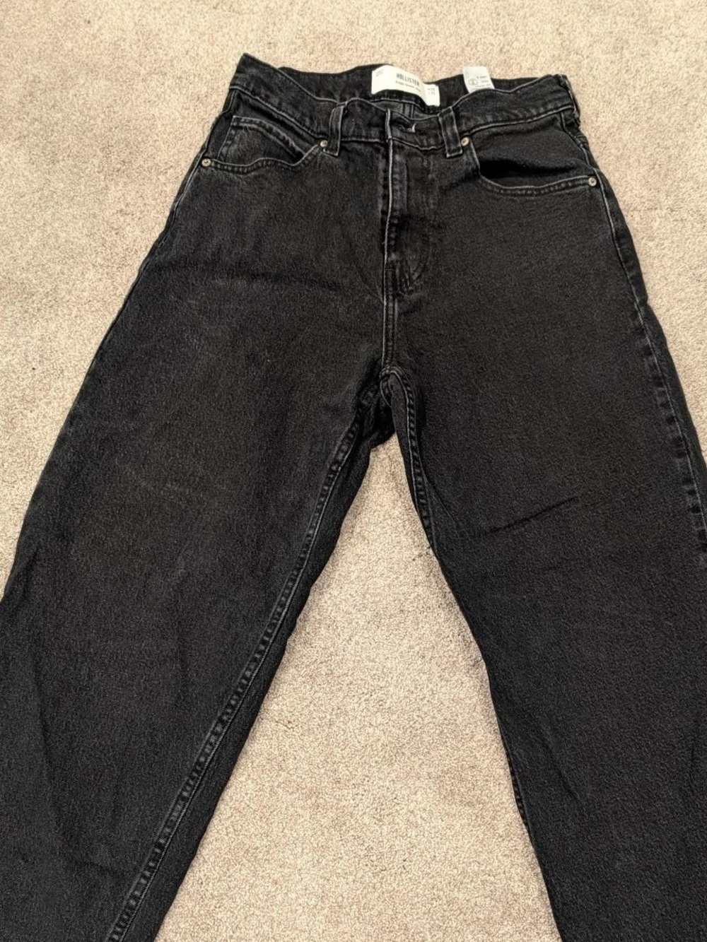Hollister Men’s Relaxed Black Denim Jeans